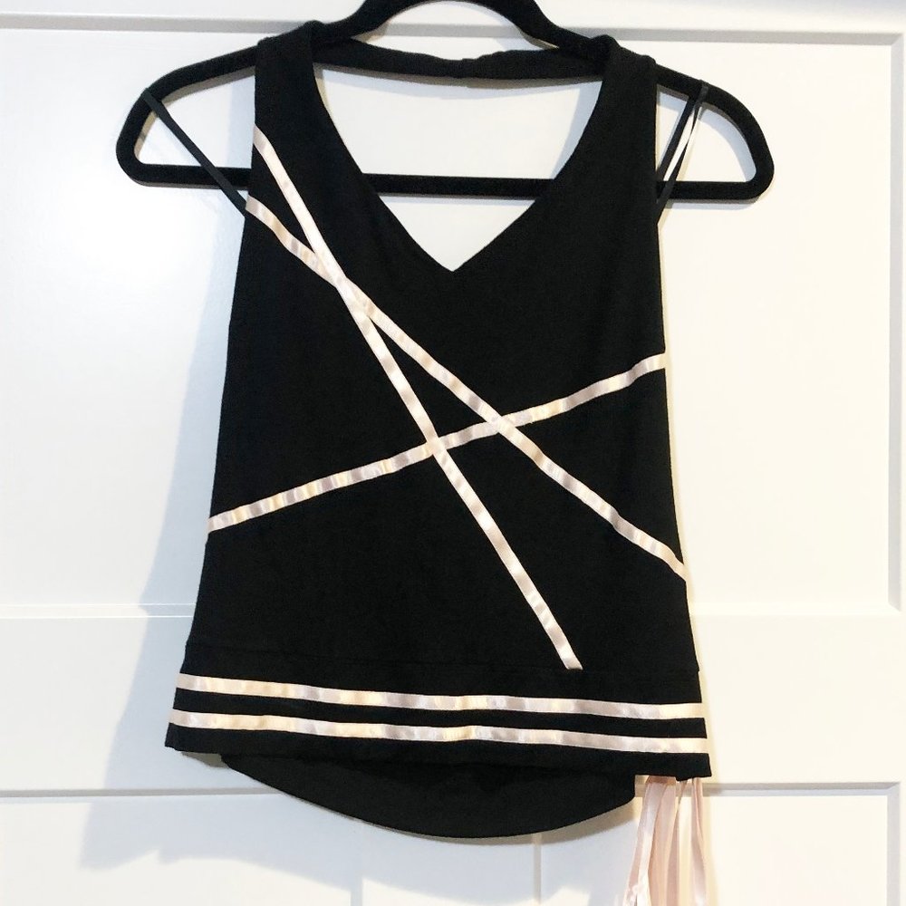 Gorgeous Nicole Miller Halter